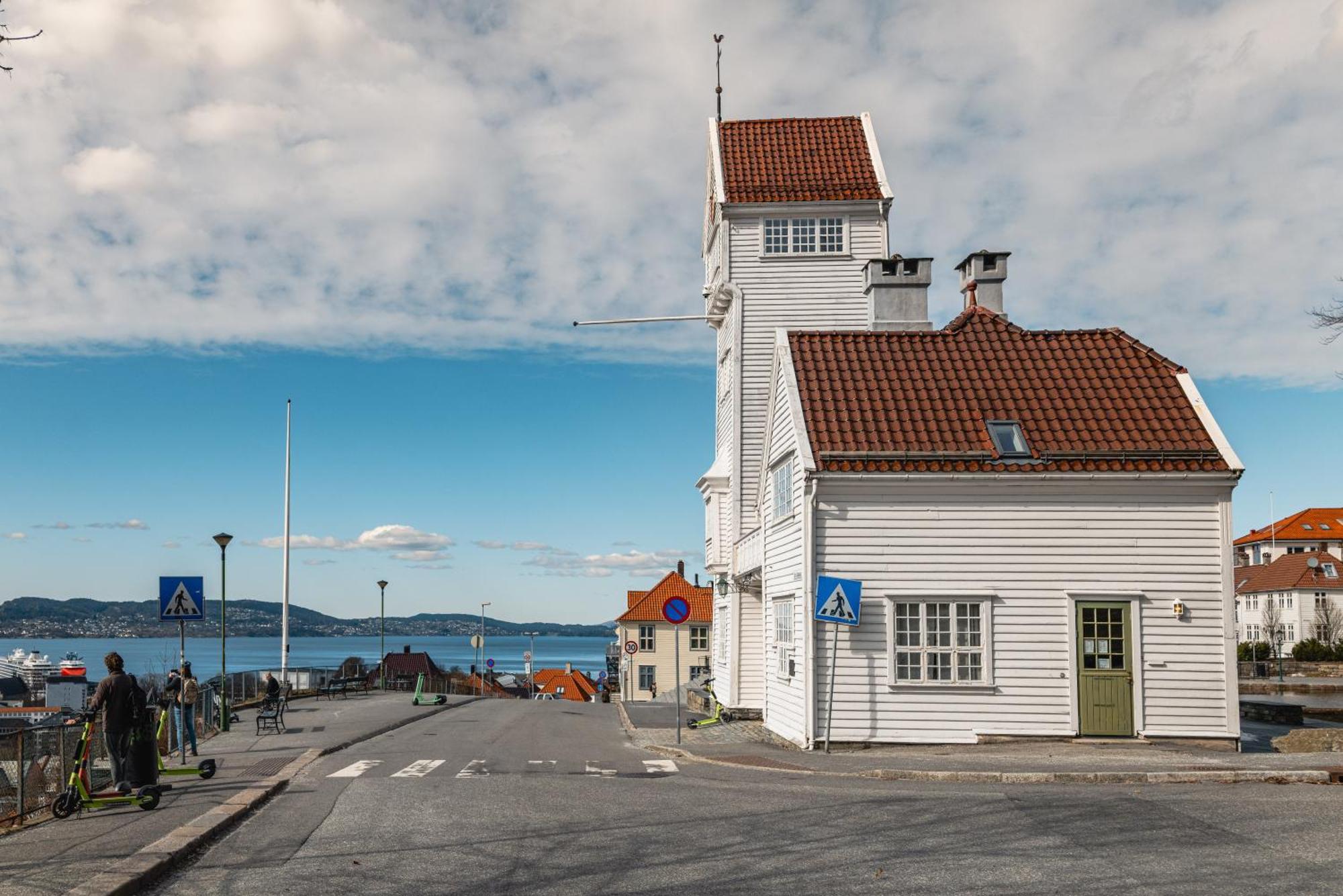 Апартаменты Bryggen // Floyen Living Берген Экстерьер фото